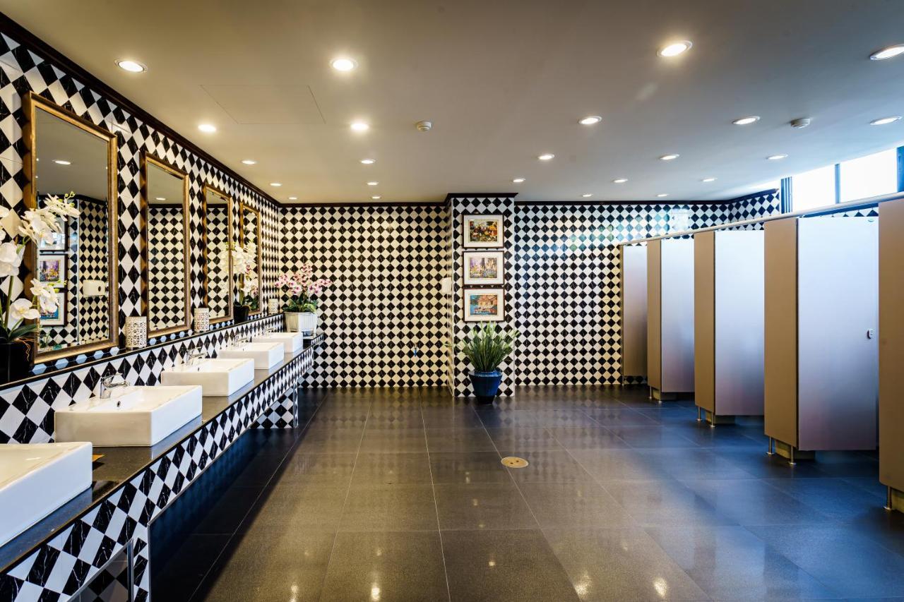 Lux Boutique Hotel Nonthaburi Exterior photo