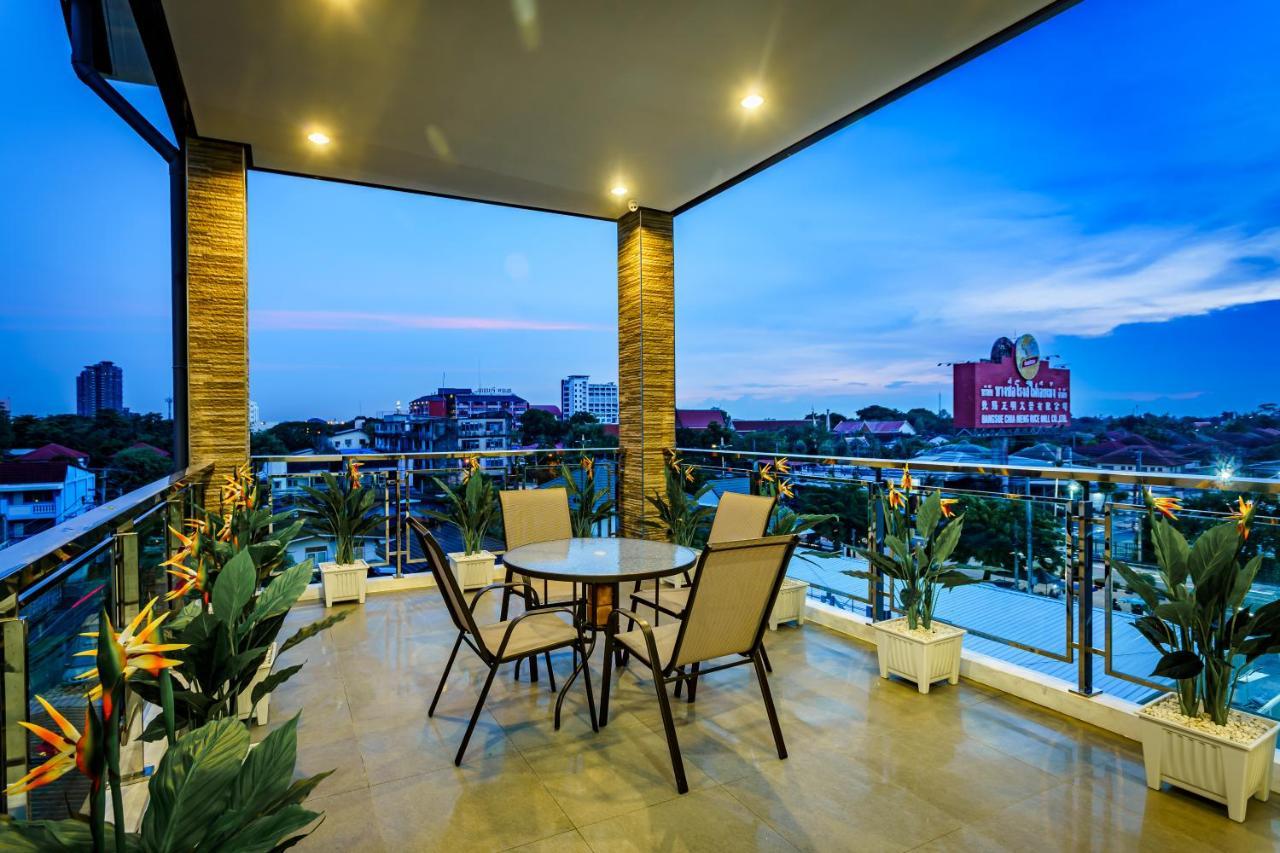 Lux Boutique Hotel Nonthaburi Exterior photo