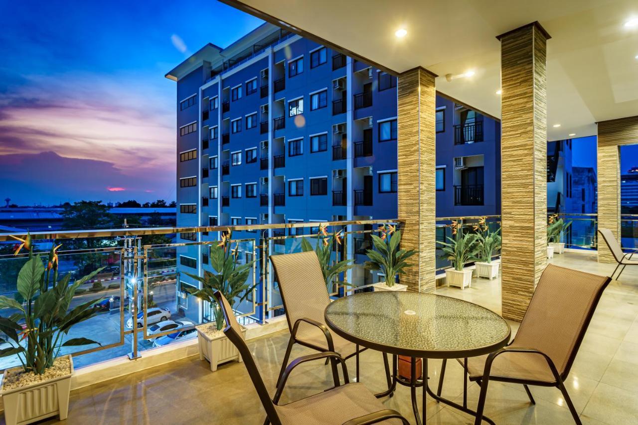 Lux Boutique Hotel Nonthaburi Exterior photo