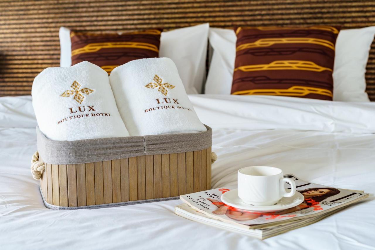 Lux Boutique Hotel Nonthaburi Exterior photo