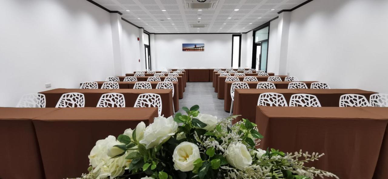Lux Boutique Hotel Nonthaburi Exterior photo