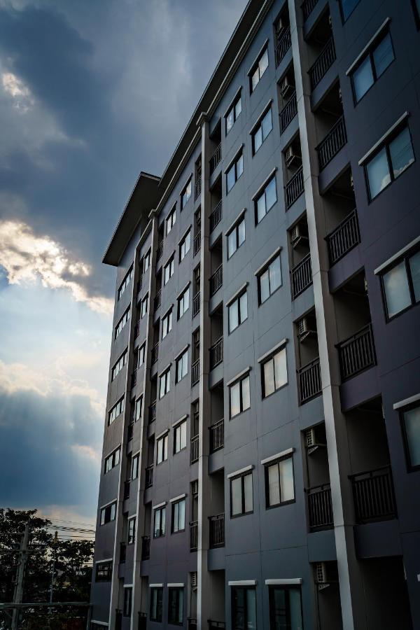 Lux Boutique Hotel Nonthaburi Exterior photo